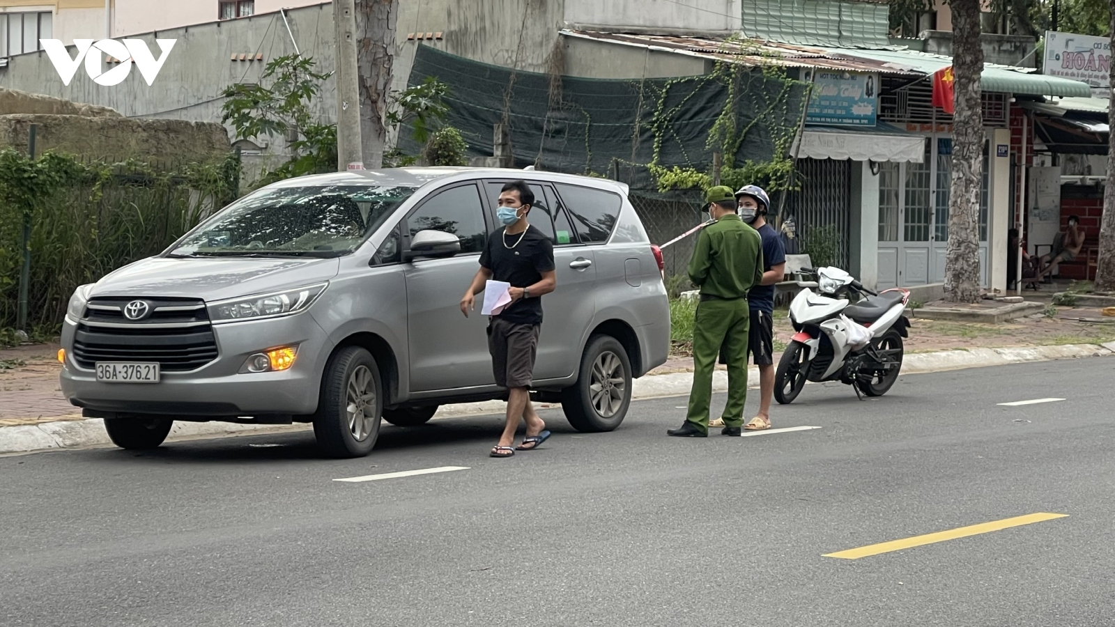 Chốt kiểm soát ở Bà Rịa – Vũng Tàu ngăn cản phóng viên tác nghiệp